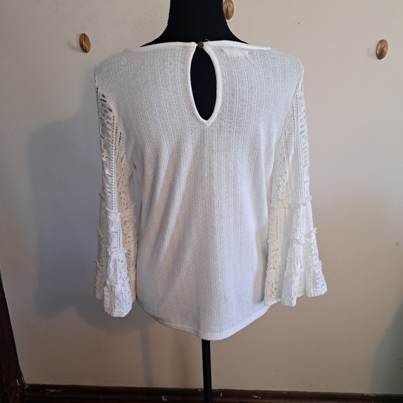 White V-Neck Bell Sleeve Blouse by Maurices.. Oversized Sm.. Lacy Sleeve - Picture 5 of 9